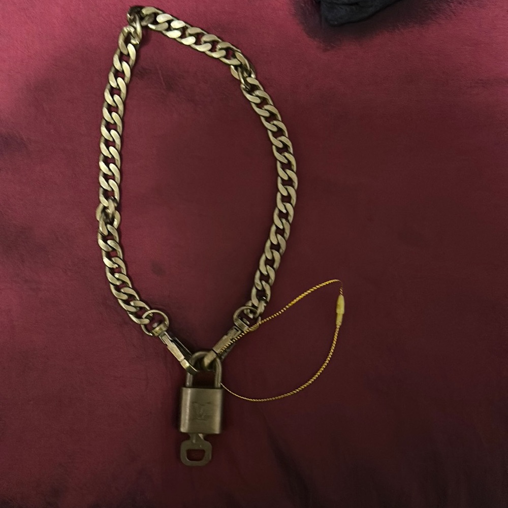 LV Louis Vuitton Lock and Key w/unbranded chain